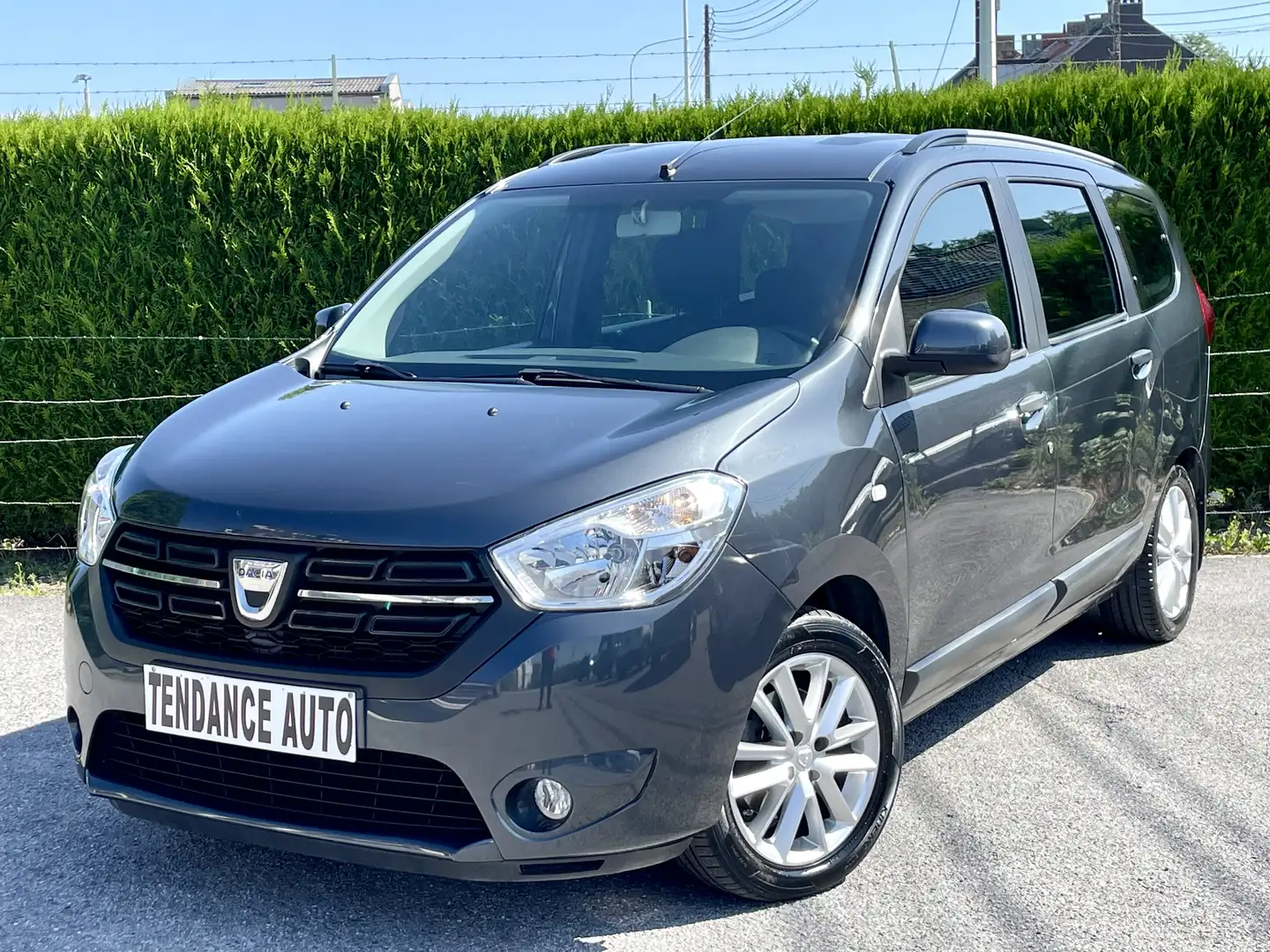 Dacia Lodgy 1.5 Blue Dci 115 cv * 7 PLACES * GPS * CAMERA * Gris - 1