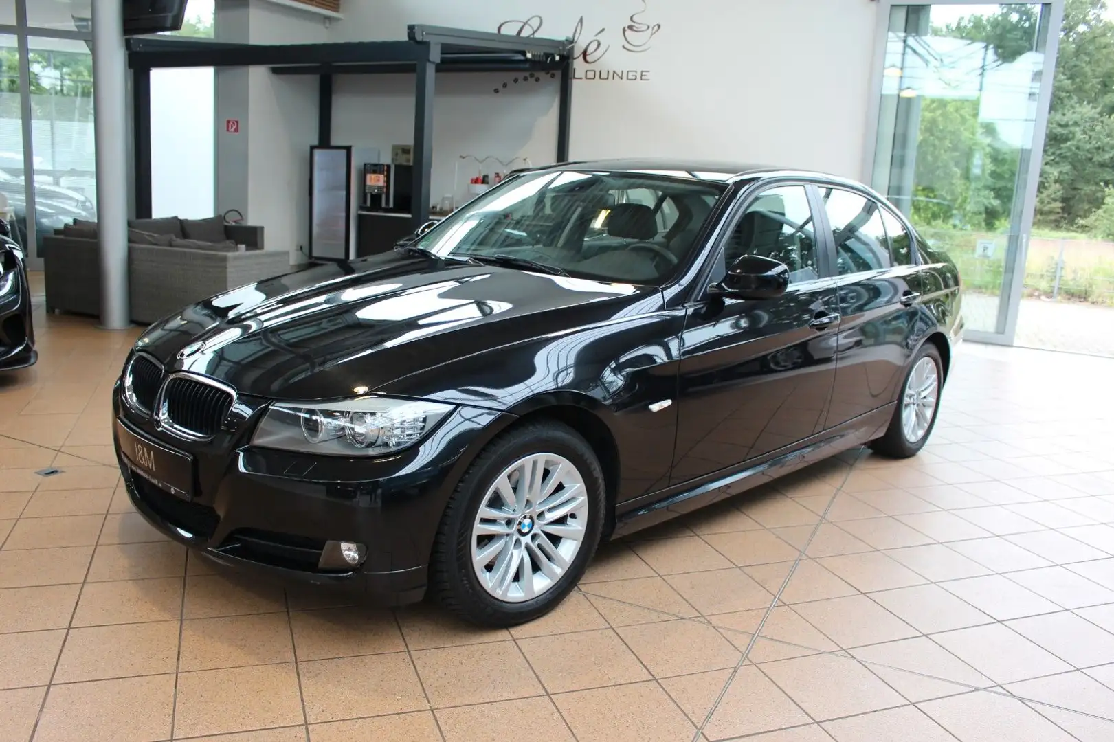 BMW 320 i Lim.+Klima+Leder+SHZ+Navi+PDC+ Negro - 2