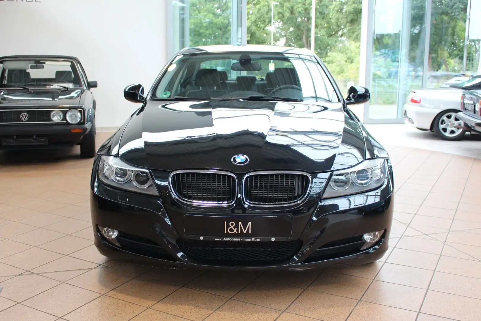 BMW 320 i Lim.+Klima+Leder+SHZ+Navi+PDC+ Negro - 1