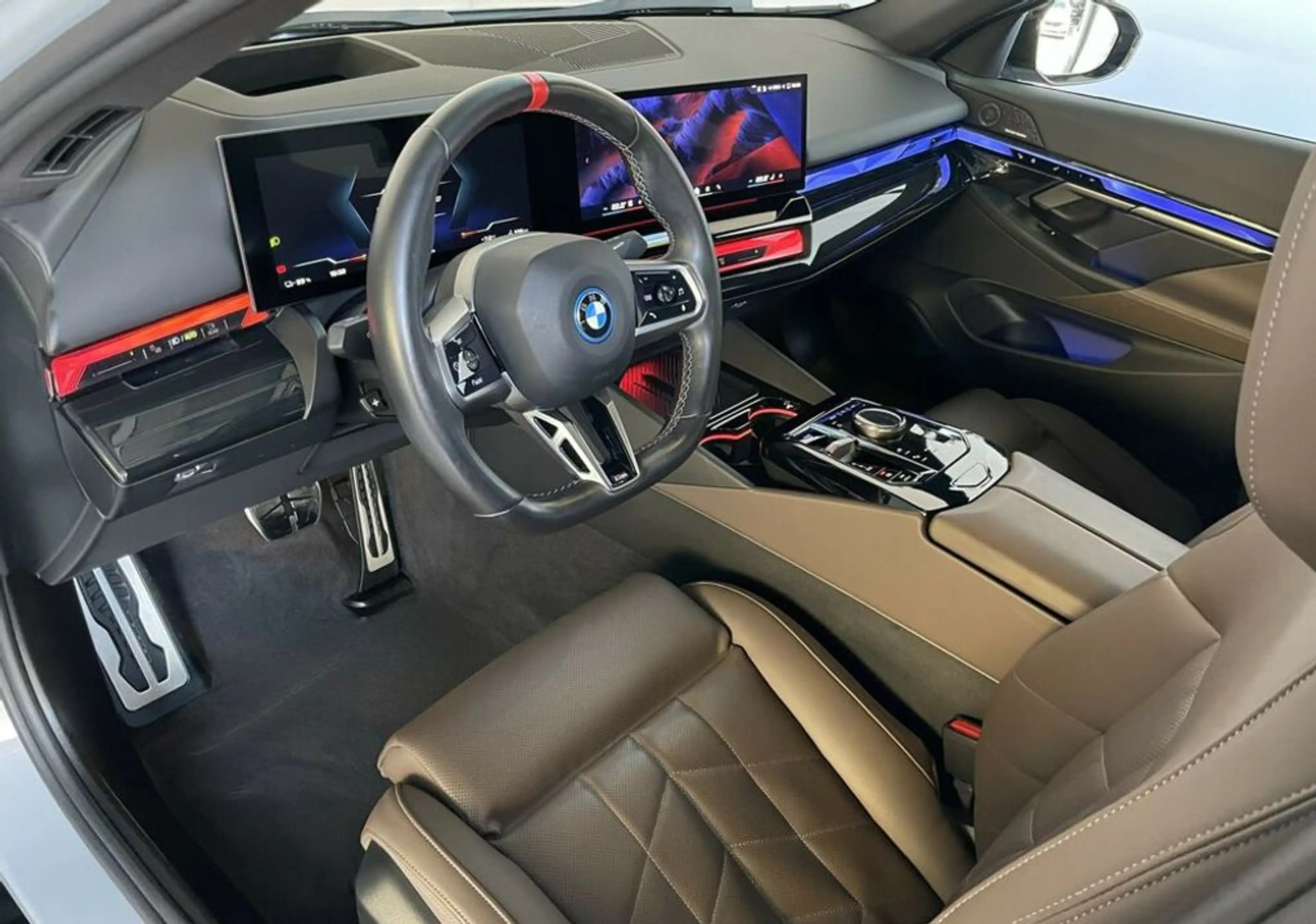 BMW i5 M60 xDrive *StHz*KeyGo*HuD*AHK*H&K*LenkradH*21'' — photo 9