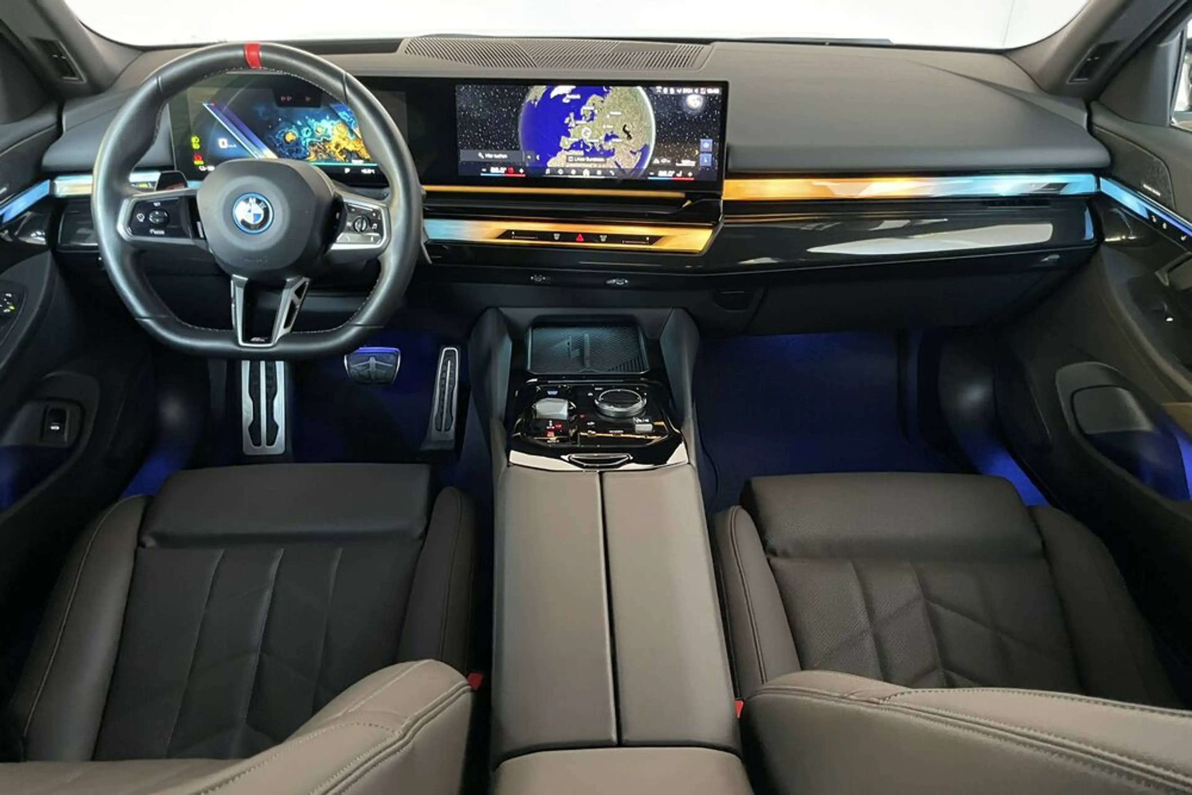 BMW i5 M60 xDrive *StHz*KeyGo*HuD*AHK*H&K*LenkradH*21'' — photo 6