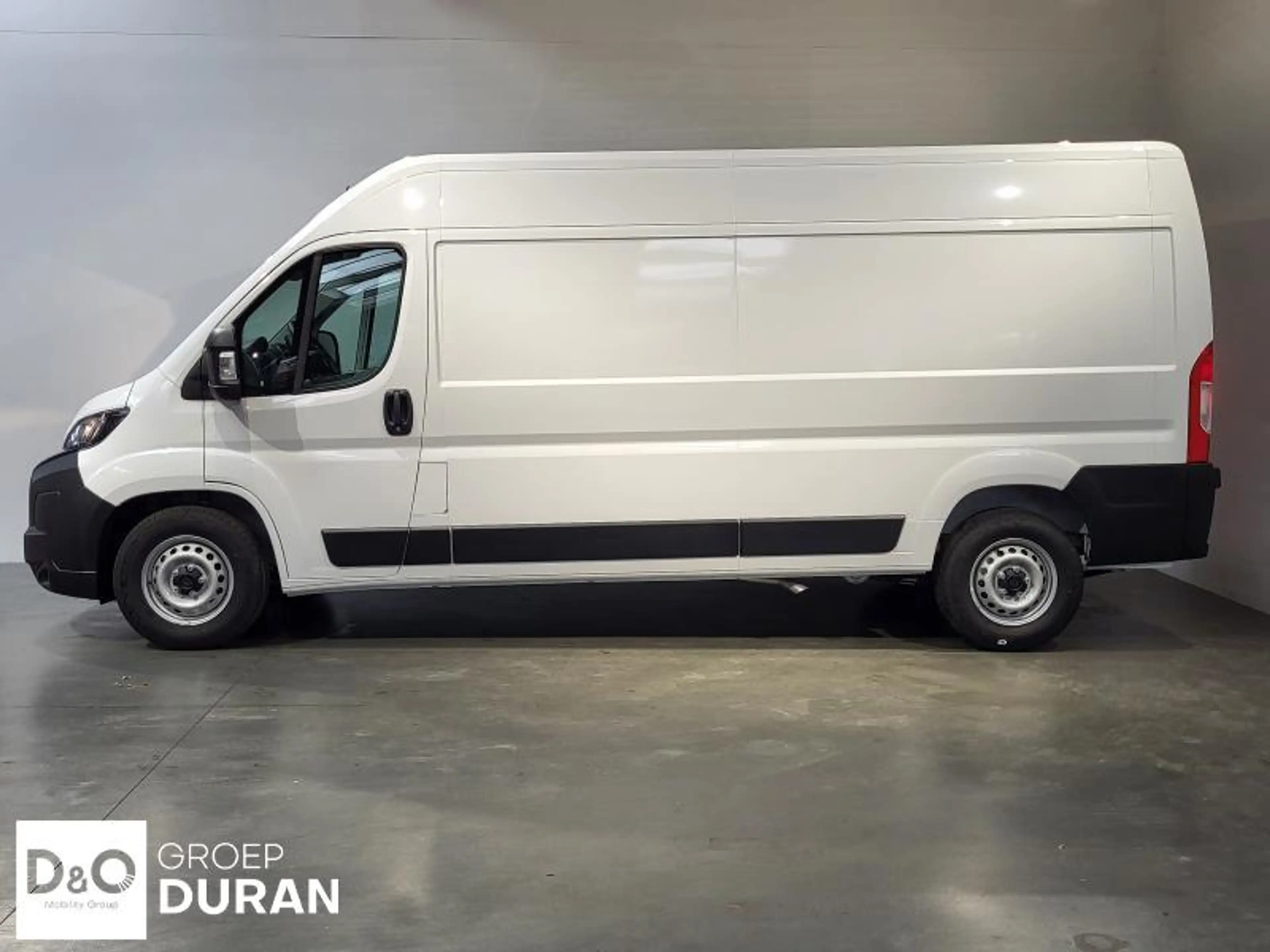 Peugeot Boxer 435 L3H2 2.2 BlueHDi 140 AT — photo 2