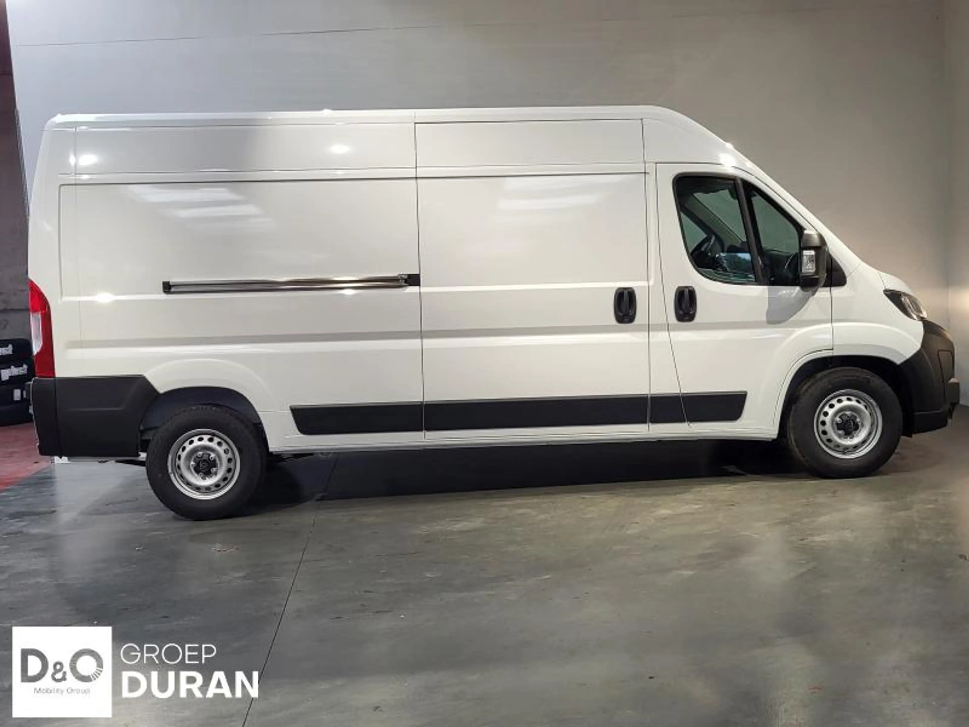 Peugeot Boxer 435 L3H2 2.2 BlueHDi 140 AT — photo 7