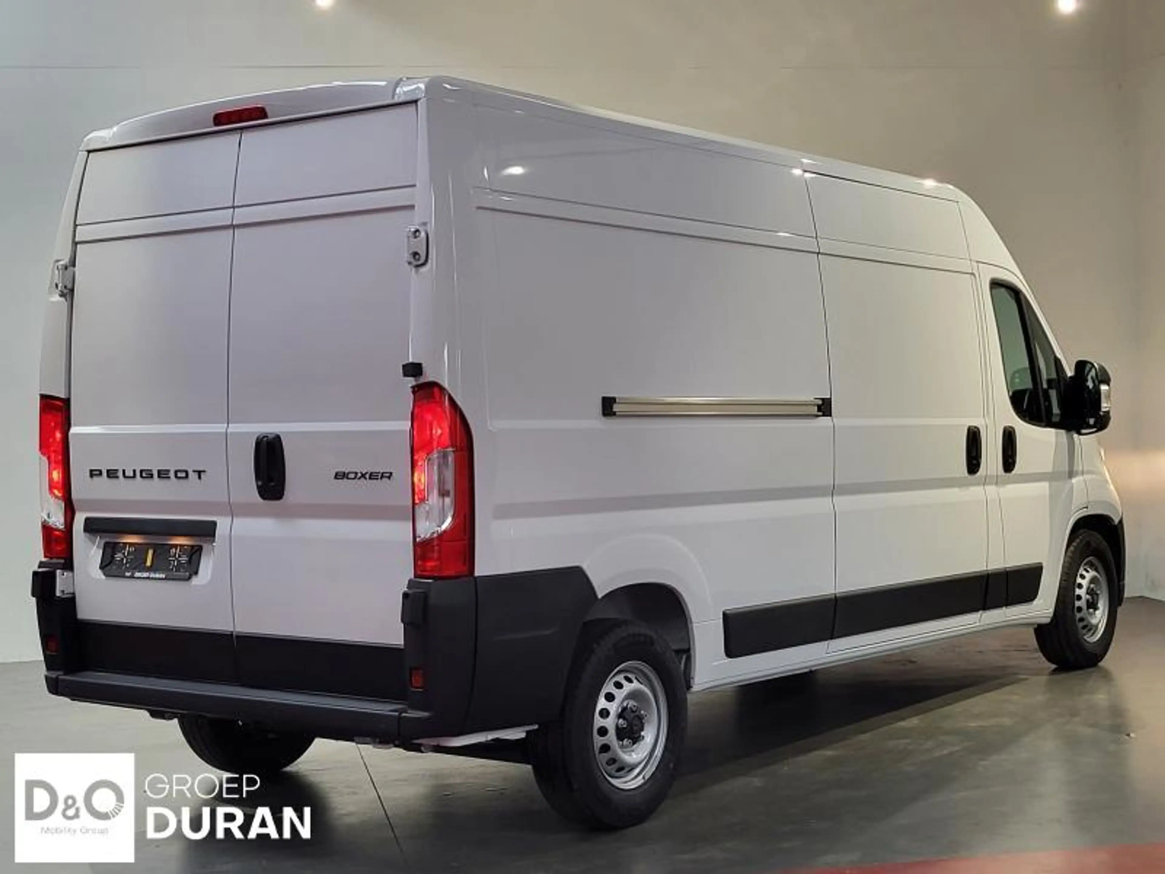 Peugeot Boxer 435 L3H2 2.2 BlueHDi 140 AT — photo 6