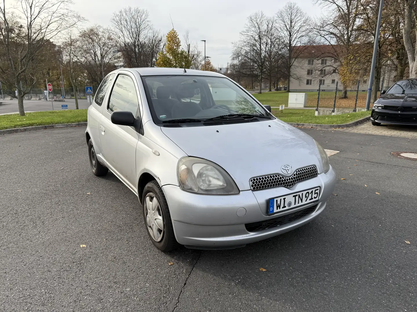 Toyota Yaris 1 J. TÜV / NEU: ALLWETTER REIFEN - 1