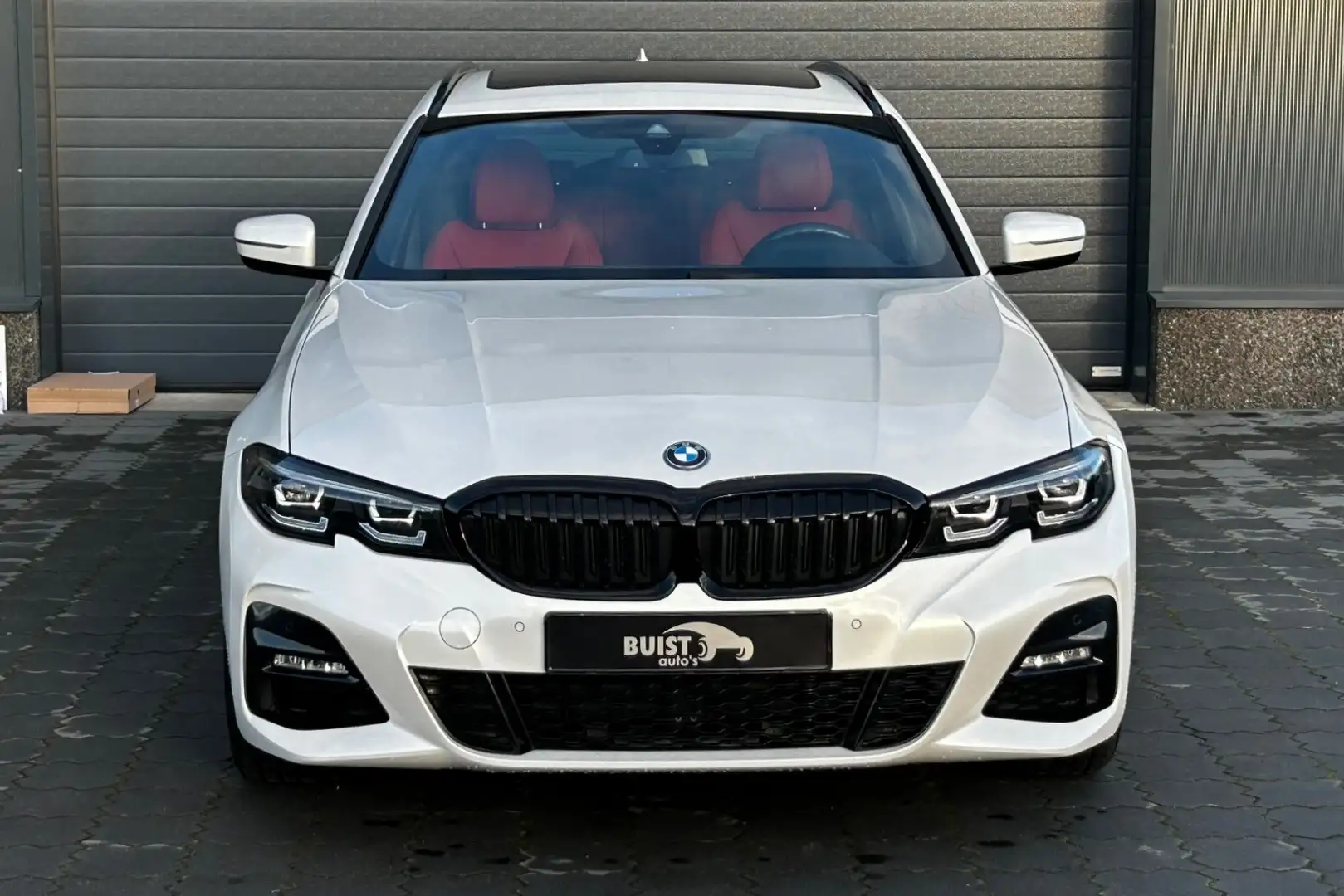 BMW 330 3-serie Touring 330e 293pk M-Sport INDIVIDUAL LEER Weiß - 2