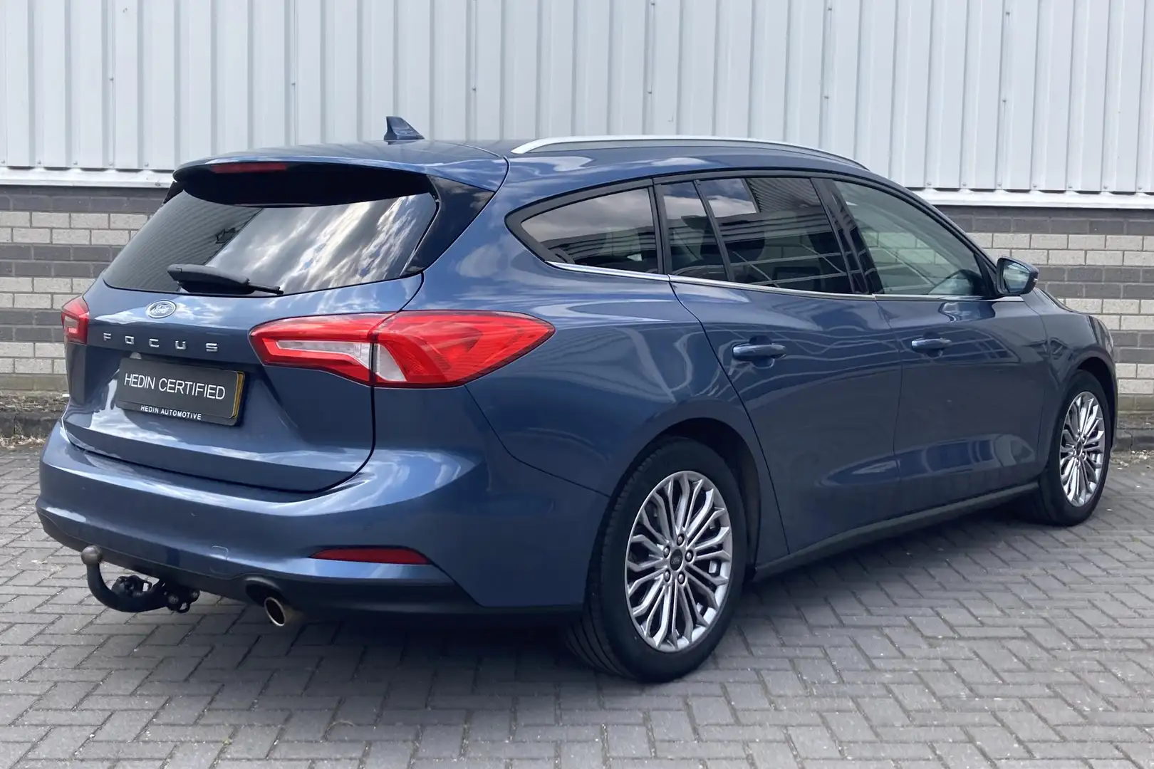 Ford Focus Wagon 1.0 EcoBoost Titanium Business Blau - 2