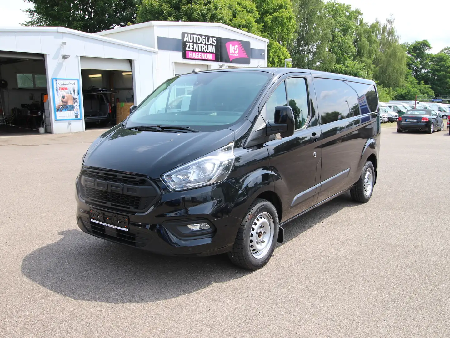 Ford Transit Custom EcoBlue 300 L2 Trend AHK+NAVI Schwarz - 2