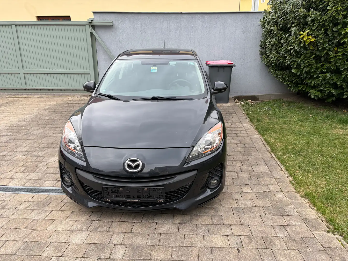 Mazda 3 SP/1.6i/TX Schwarz - 2