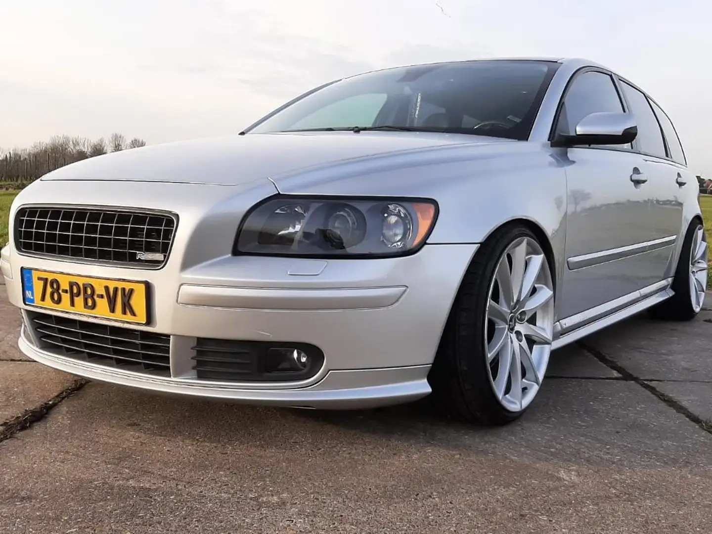 Volvo V50 2.4 Exclusive Silber - 1
