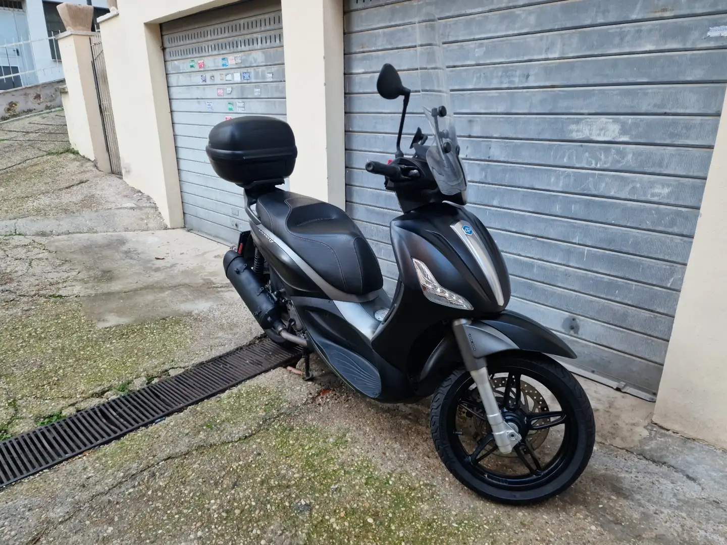 Piaggio Beverly 350 Sport Touring Nero - 2