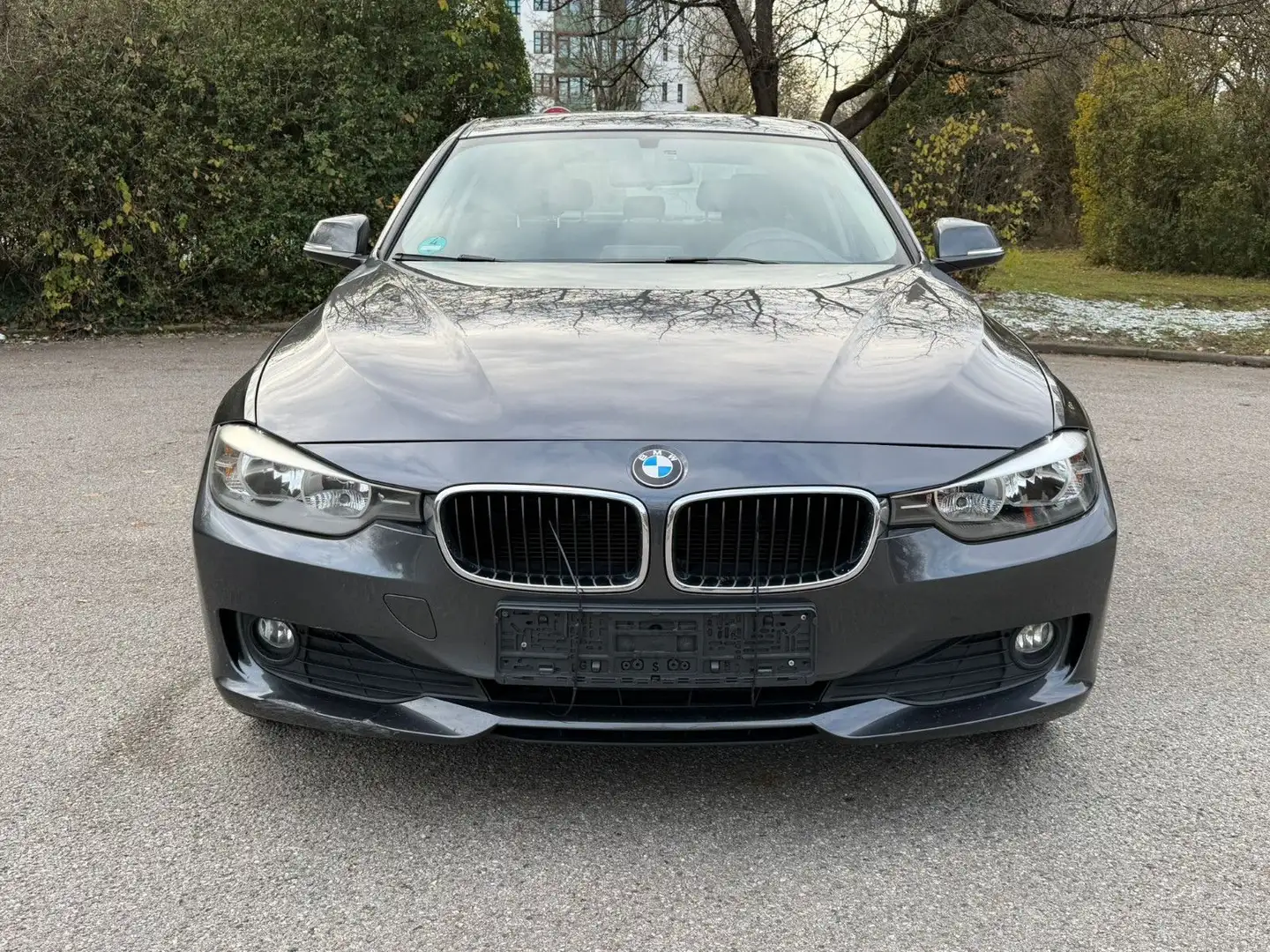 BMW 318 d F30 3er Luxury Line Navi Grau - 2