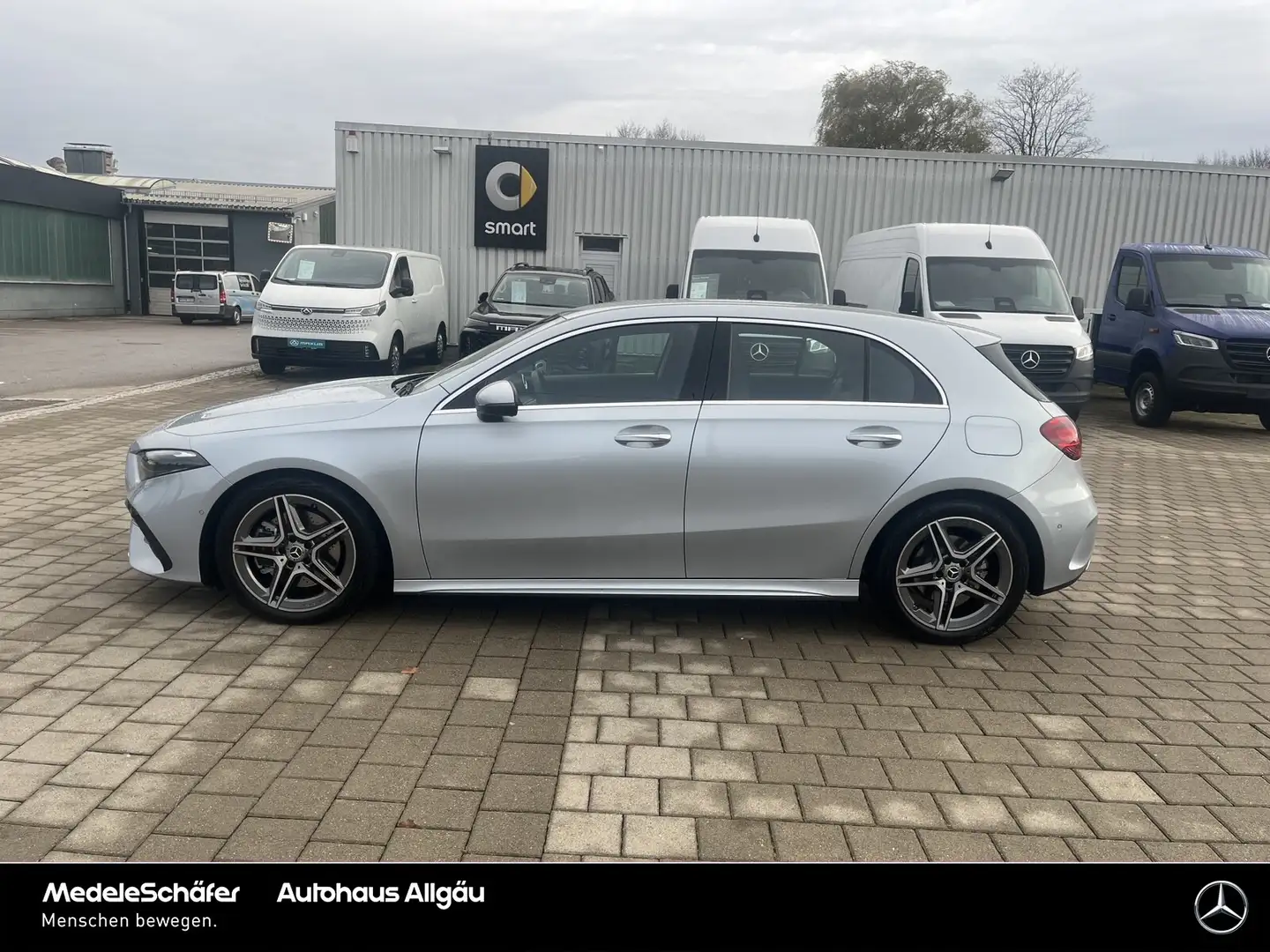 Mercedes-Benz A 220 A 220 d AMG Advanced+ Standheizung Ambiente NP53 Argent - 2