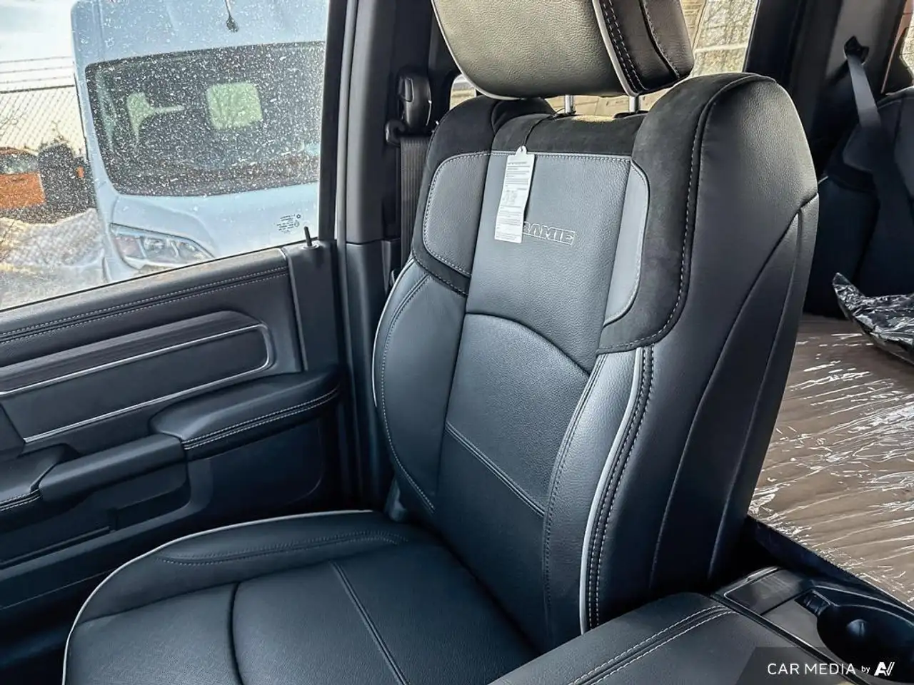 RAM 2500 снимка RAM 2500