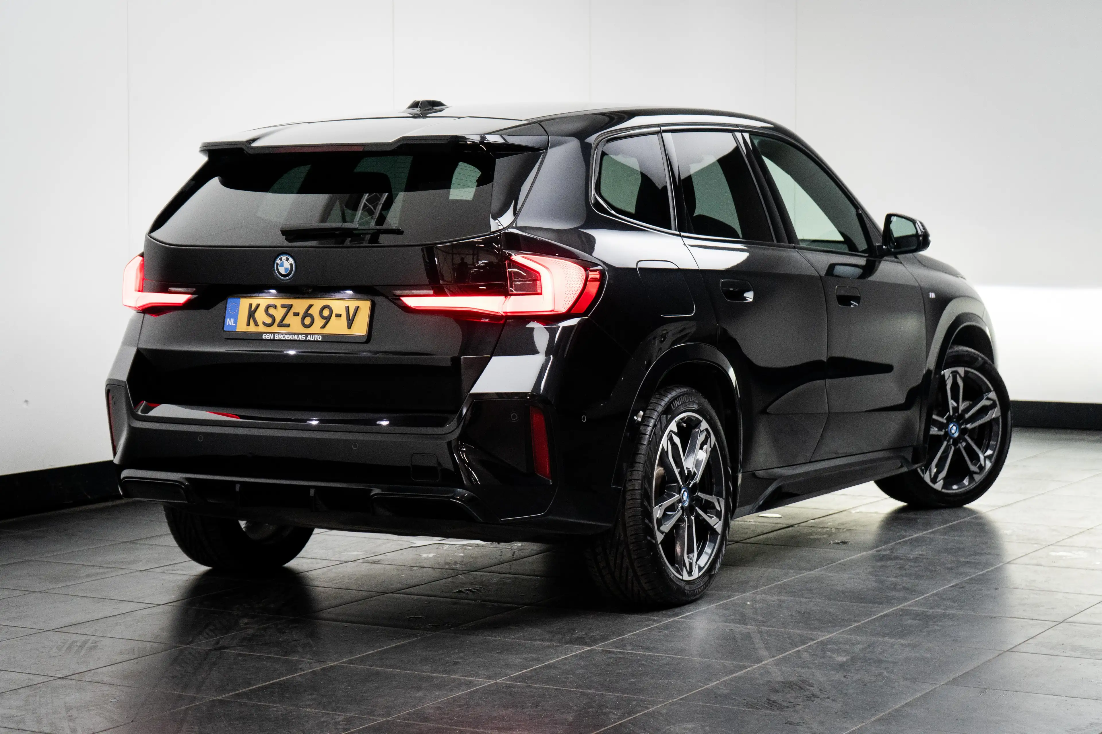 BMW iX1 xDrive30 67 kWh M Sport Edition 313PK | M- Sport | — photo 4