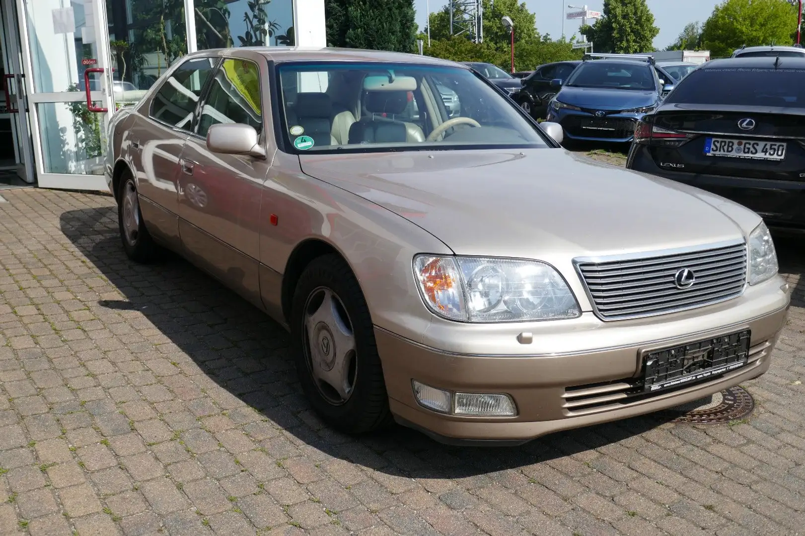 Lexus LS 400 4.0- V8,  Familienbesitz seid 2007 Or - 2