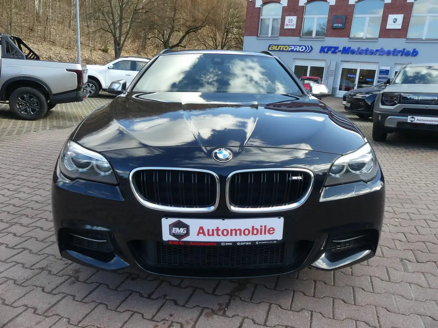BMW 520 d*touring*xDrive*M*Automatik*Leder*Xenon*Pano Schwarz - 2