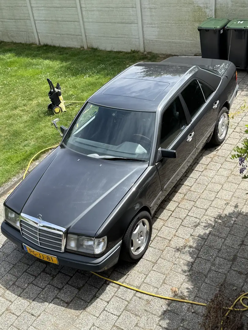 Mercedes-Benz E 260 Automaat 4Matic Noir - 1