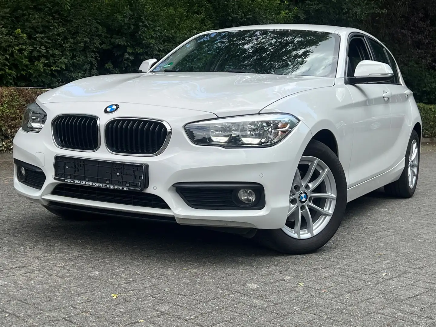 BMW 116 Baureihe 1 Lim. 5-trg. 116 i Advantage|NAVI| Weiß - 1
