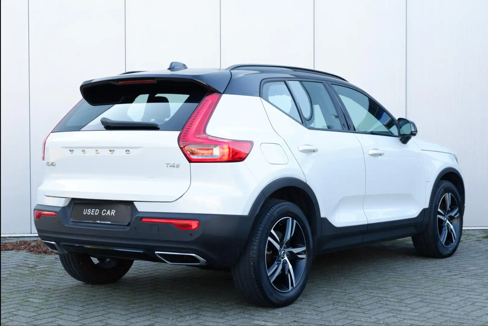 Volvo XC40 T4 AUT8 190PK R-Design | Volvo XC40 T4 AUT8 R-Desi Wit - 2