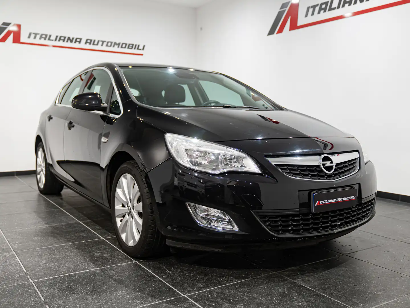 Opel Astra Astra IV 5p 1.6 Cosmo 115cv Noir - 1