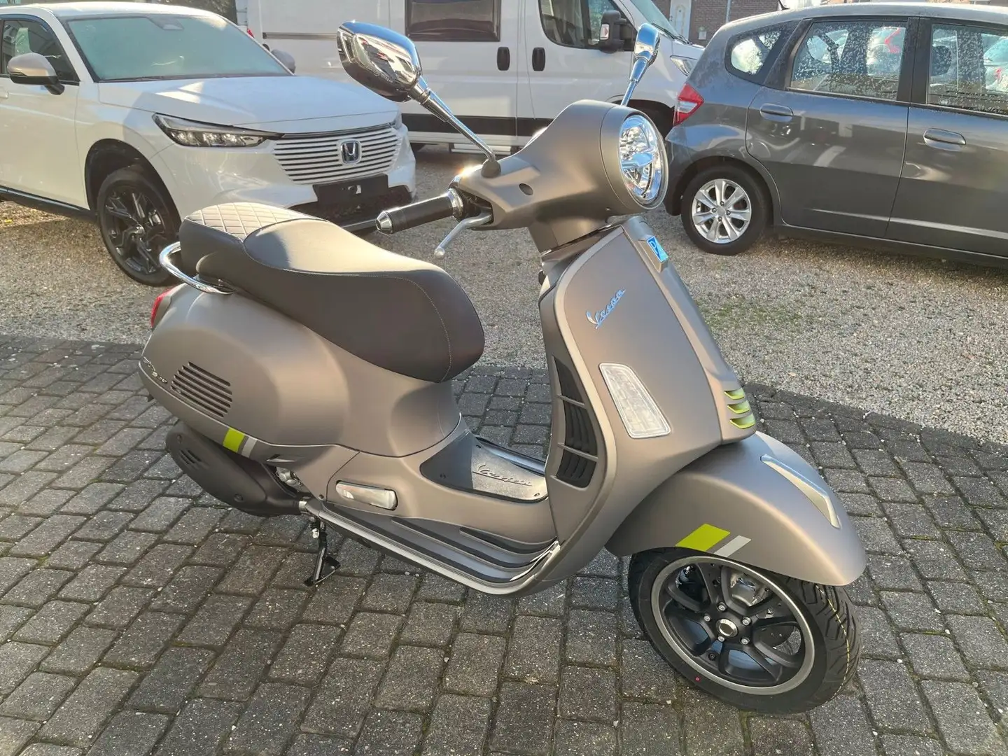 Vespa GTS 300 E5 ABS Supertech Gris - 2