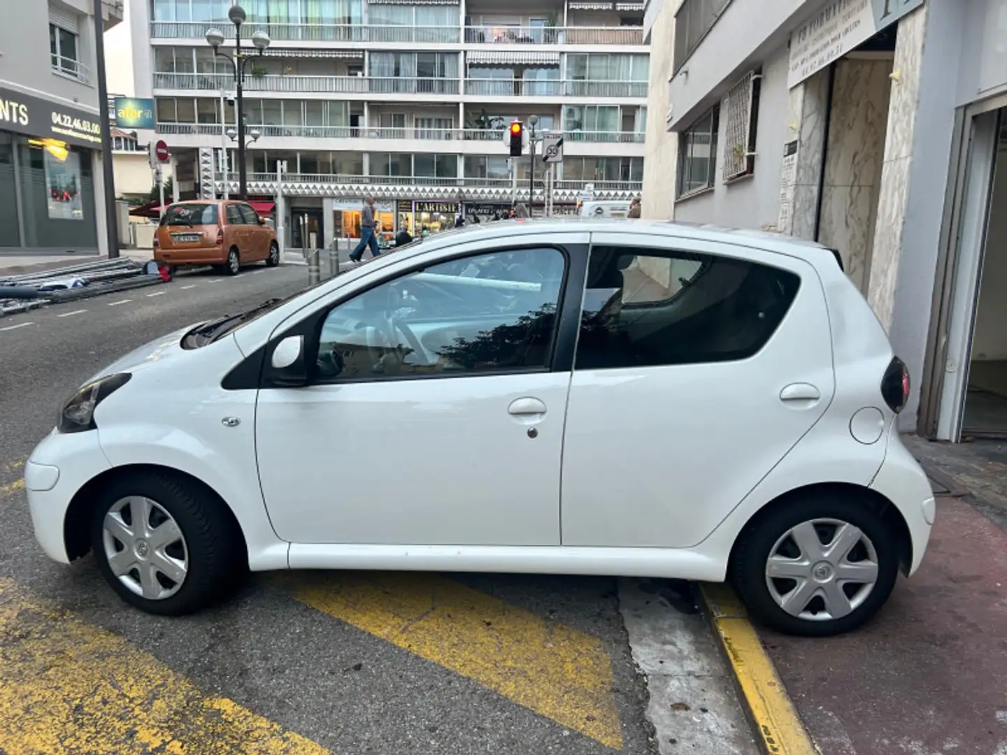 Toyota Aygo 1.4 D 54CH CONFORT 5P Blanc - 2