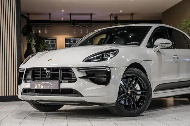 Porsche Macan view 8