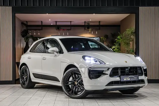 Porsche Macan view 4