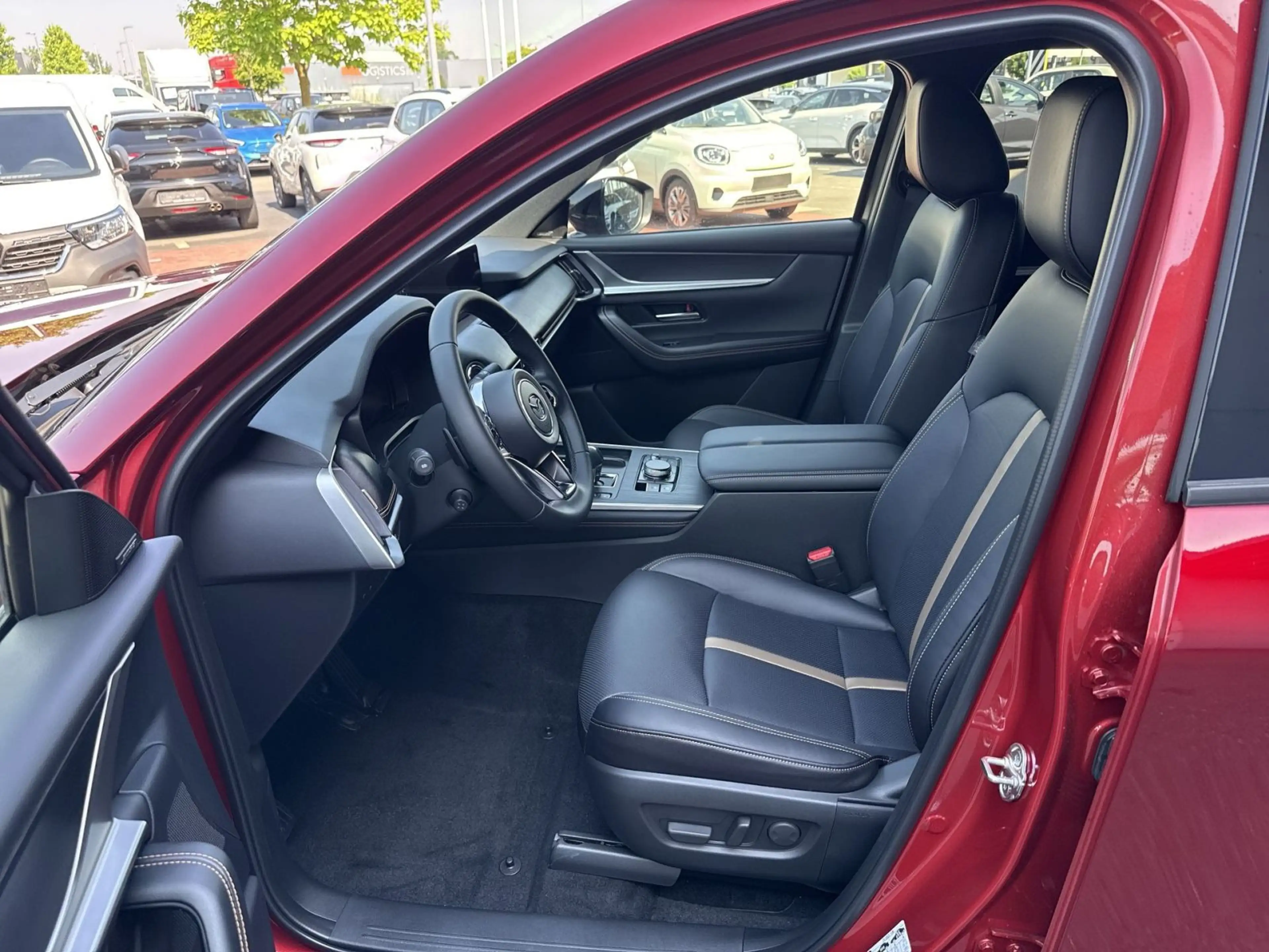 Mazda CX-60 2.5L e-SKYACTIV PHEV 327ps — photo 11