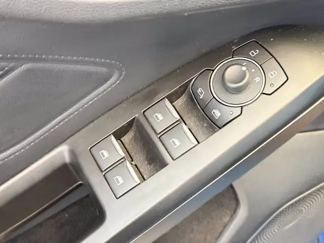 Ford Focus view 19