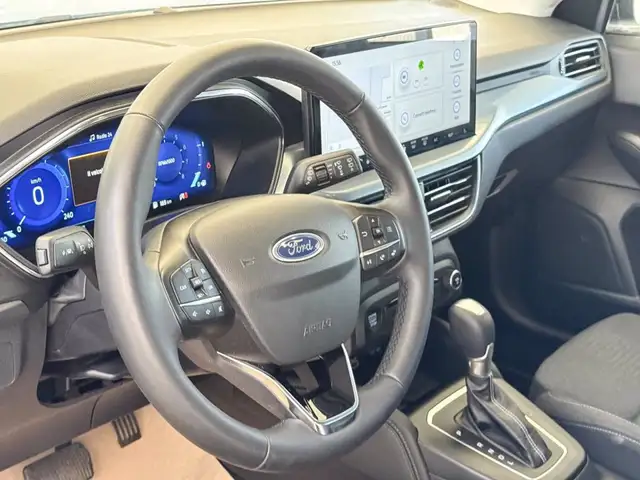 Ford Focus view 18