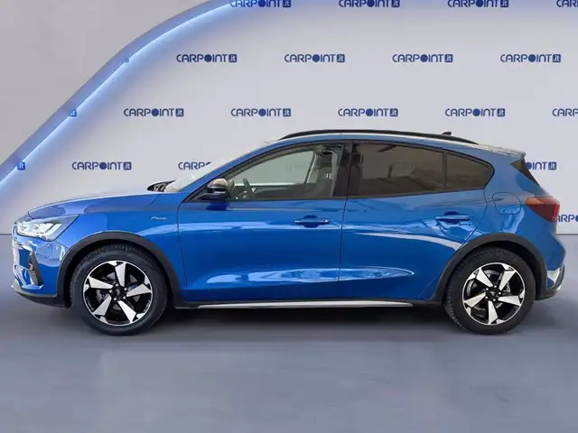 Ford Focus view 3