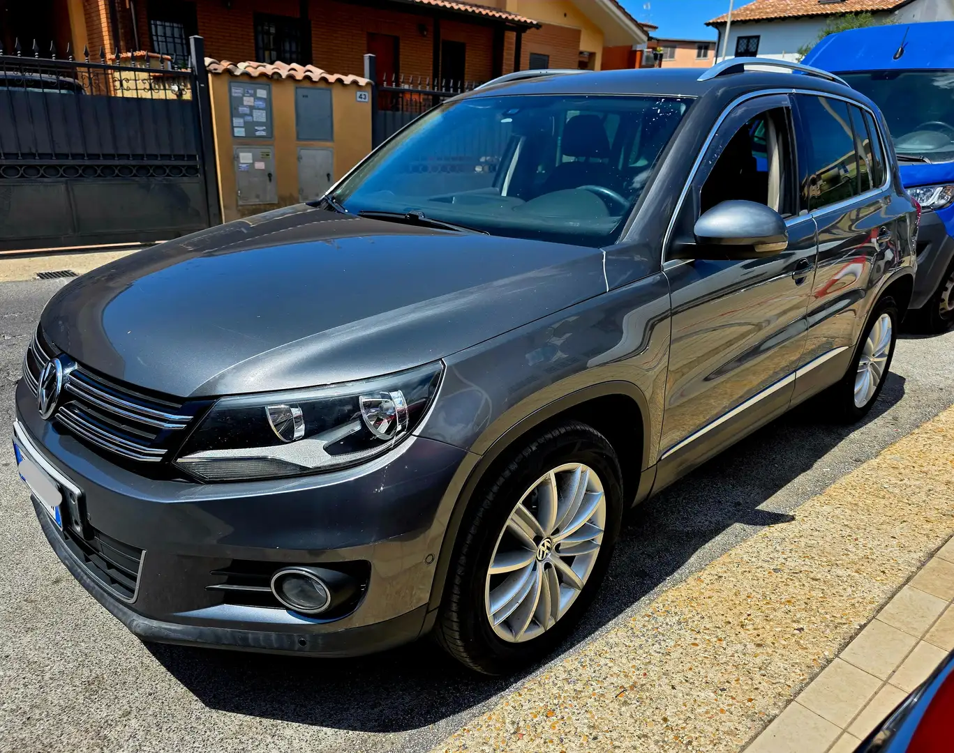 Volkswagen Tiguan Tiguan I 2011 2.0 tdi bm Sport Grigio - 1