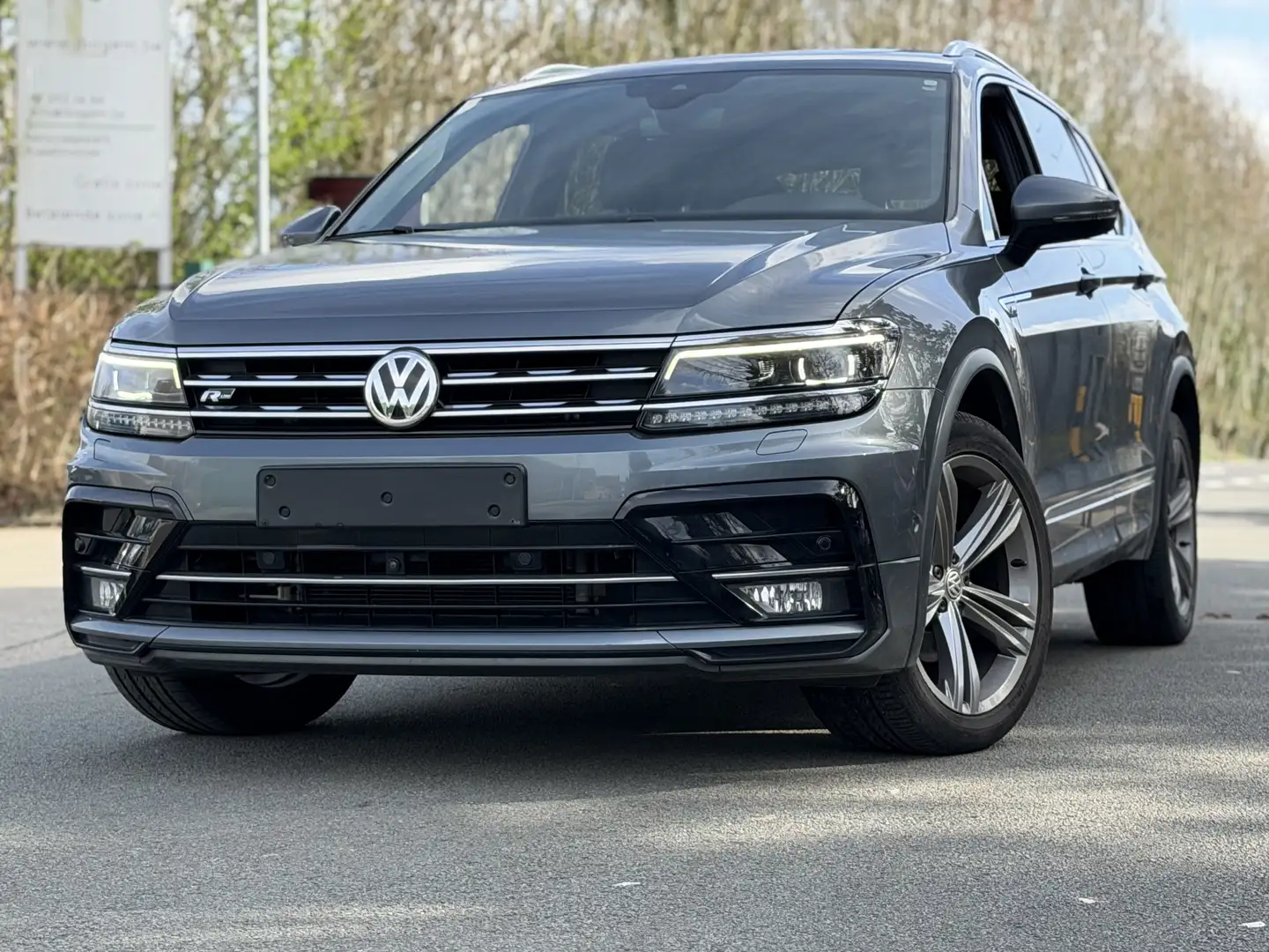 Volkswagen Tiguan Allspace 1.5 TSI DSG R Line-7pl-Pano-360 Cam-Navi-Full Opti Grau - 2