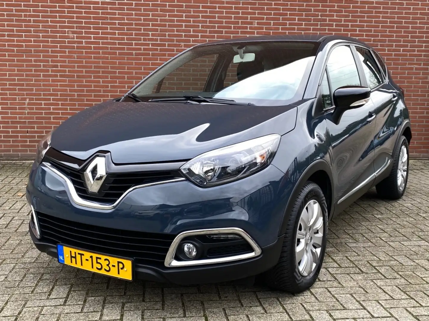 Renault Captur 0.9 TCE EXPRESSION NAV CRUISE TREKHAAK DAB LMV BLU Bleu - 2