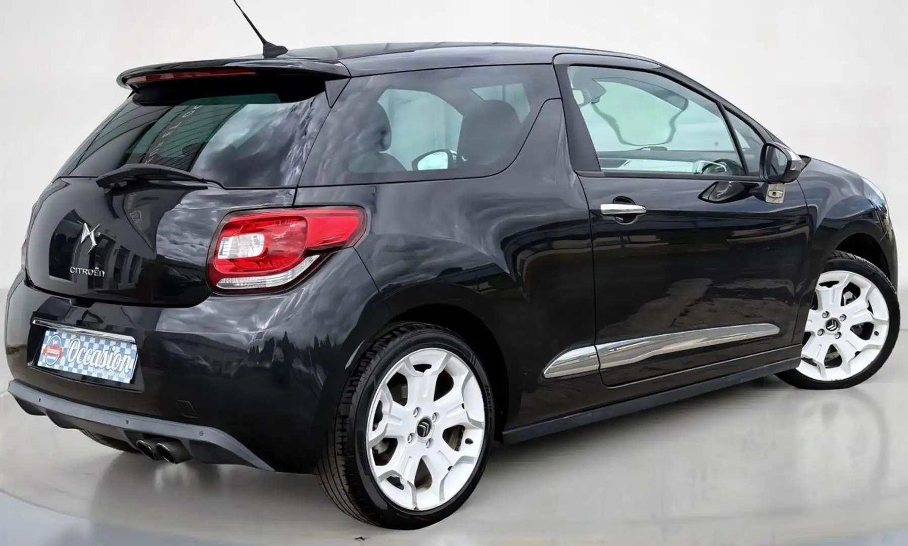 Citroen DS3 1.6i 150ch 16V Turbo (9 cv) - BVM6 - 3 Portes - Noir - Sport Chic - 2010 Noir - 2