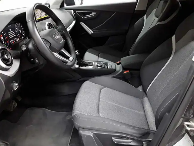 Audi Q2 view 7