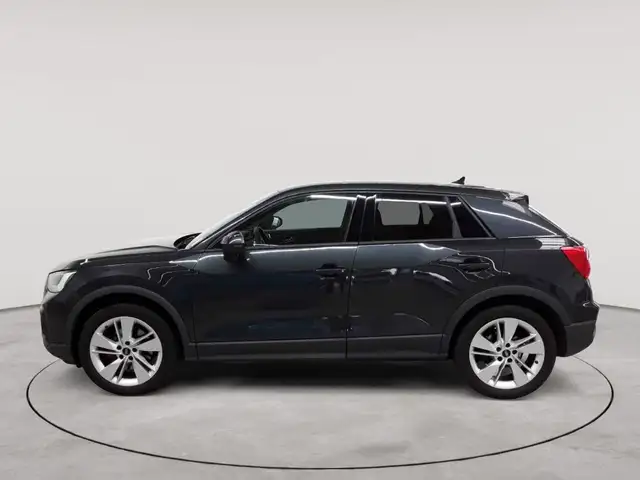 Audi Q2 view 6