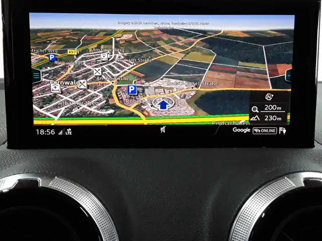 Audi Q2 view 12