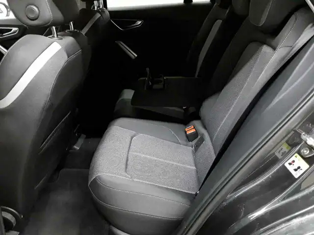 Audi Q2 view 13