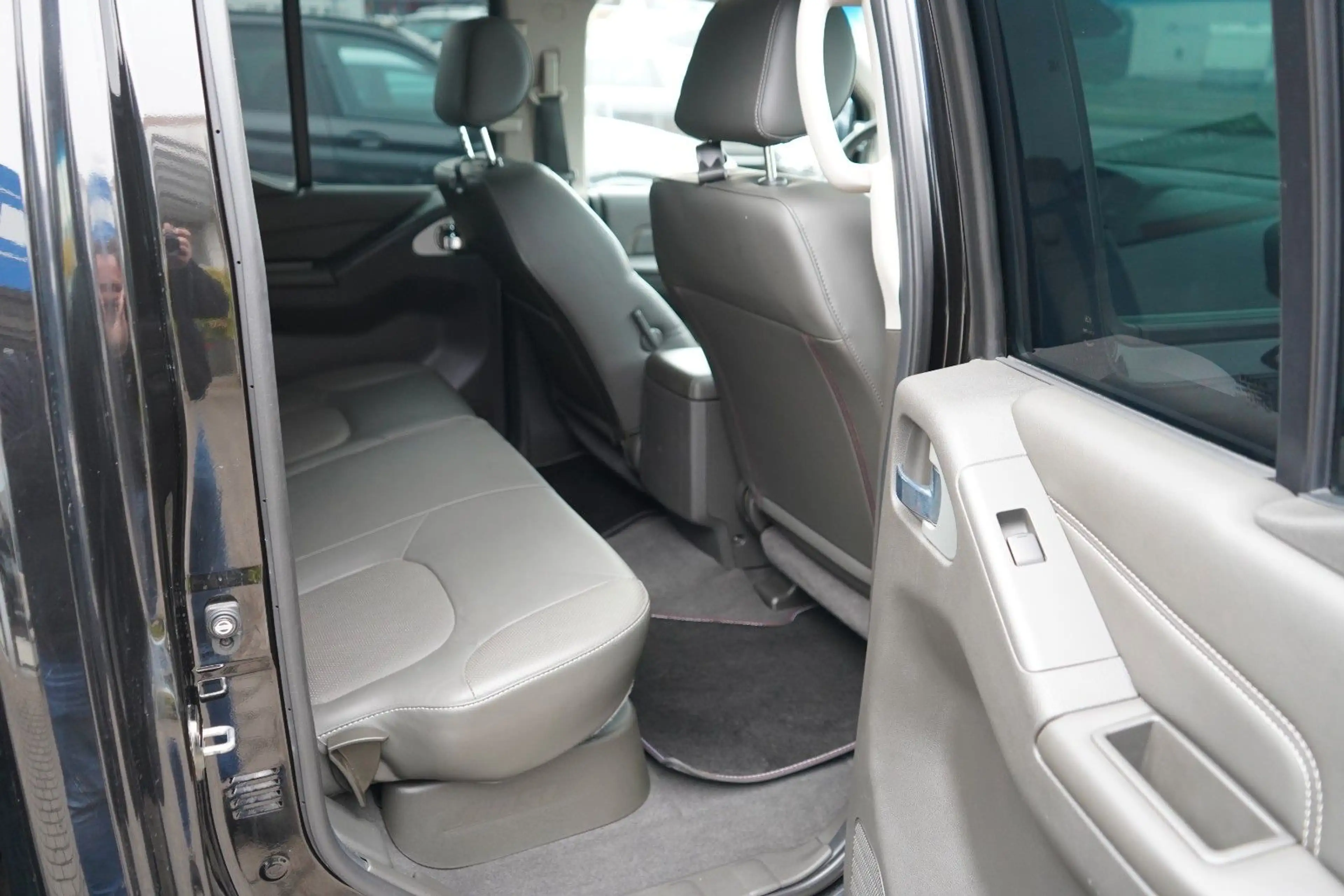 Nissan Navara Pickup Double Cab LE V6 4X4 AUTOMATIK — photo 9