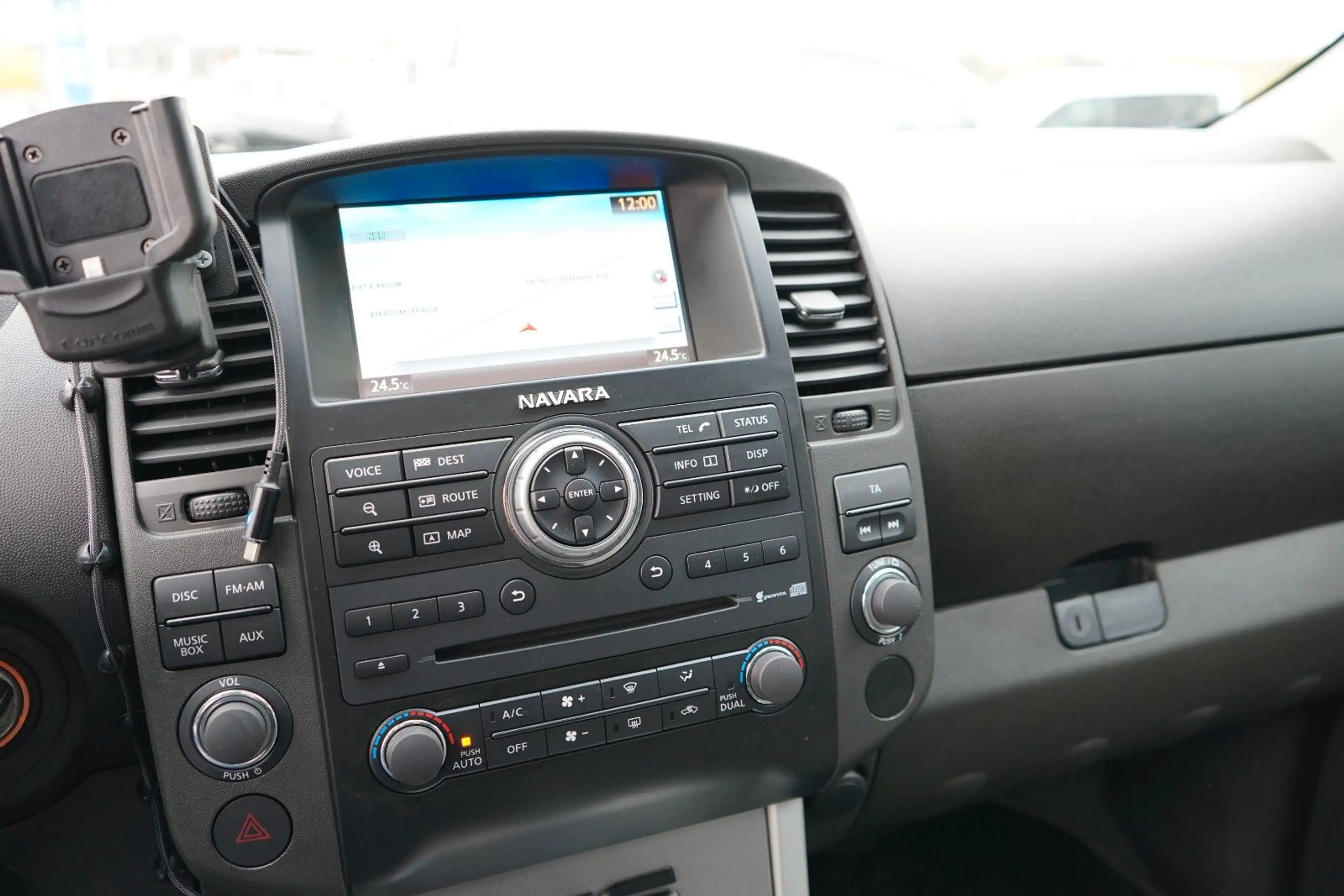 Nissan Navara Pickup Double Cab LE V6 4X4 AUTOMATIK — photo 14