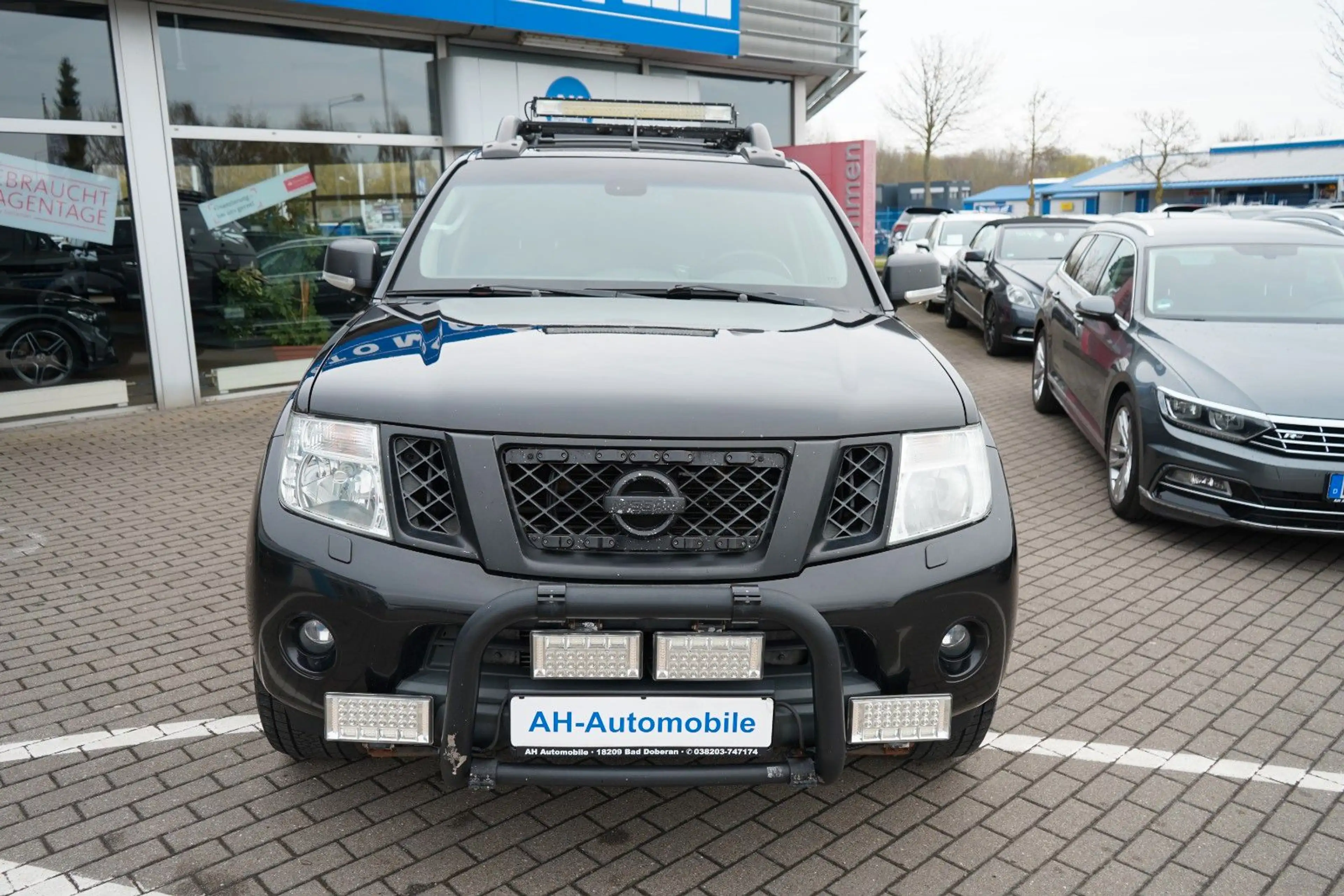 Nissan Navara Pickup Double Cab LE V6 4X4 AUTOMATIK — photo 6