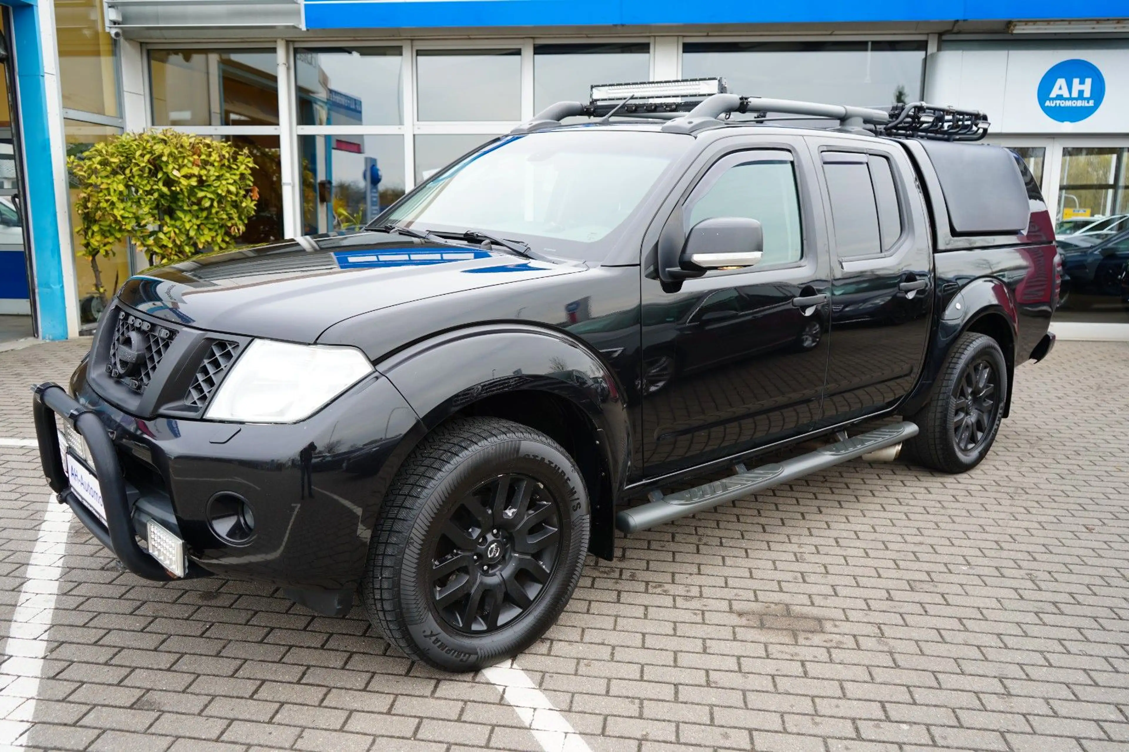 Nissan Navara Pickup Double Cab LE V6 4X4 AUTOMATIK — photo 2