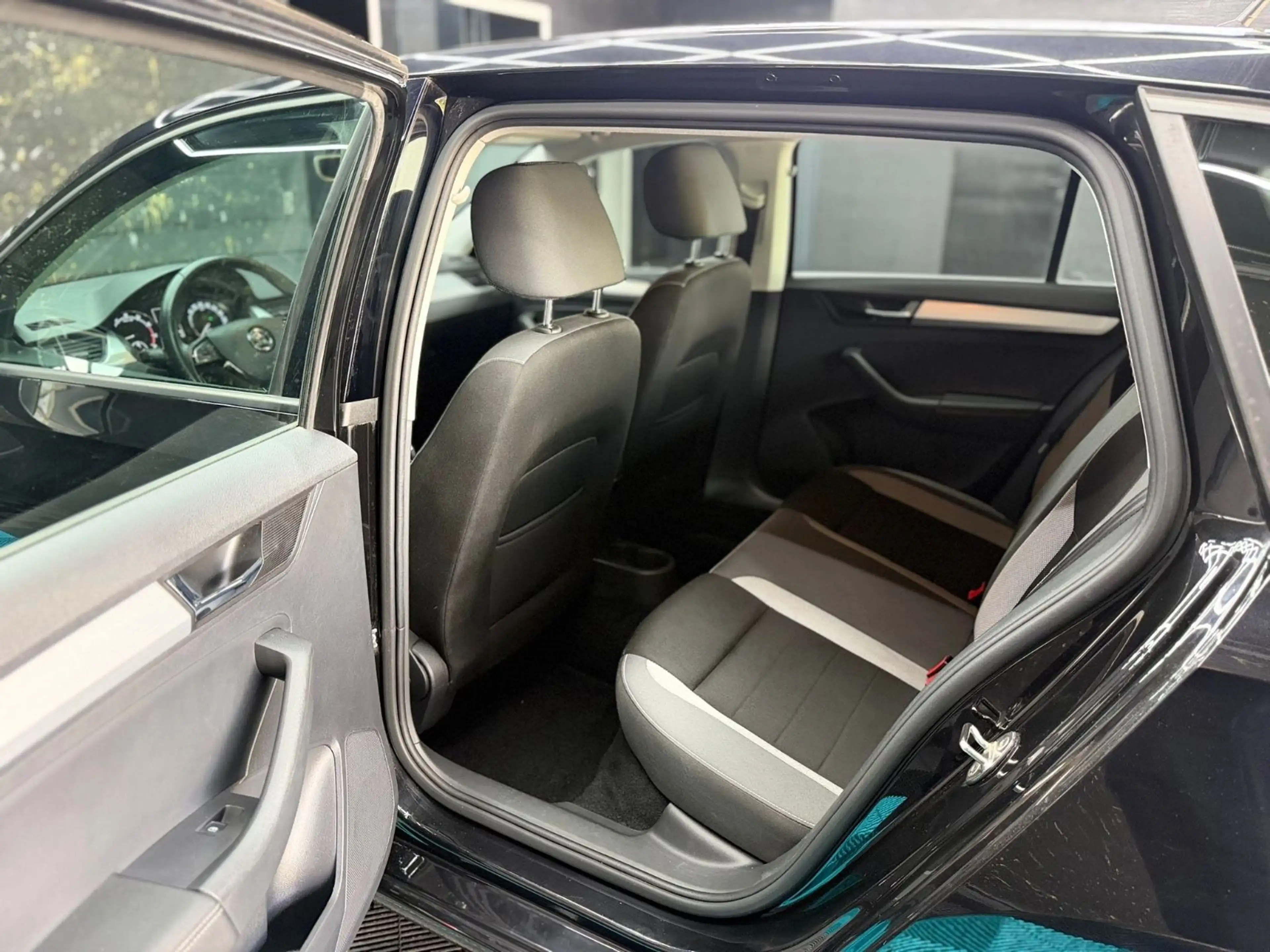 Skoda Rapid/Spaceback Spaceback Ambition/2HND/SHZ/ACAUT. — photo 12