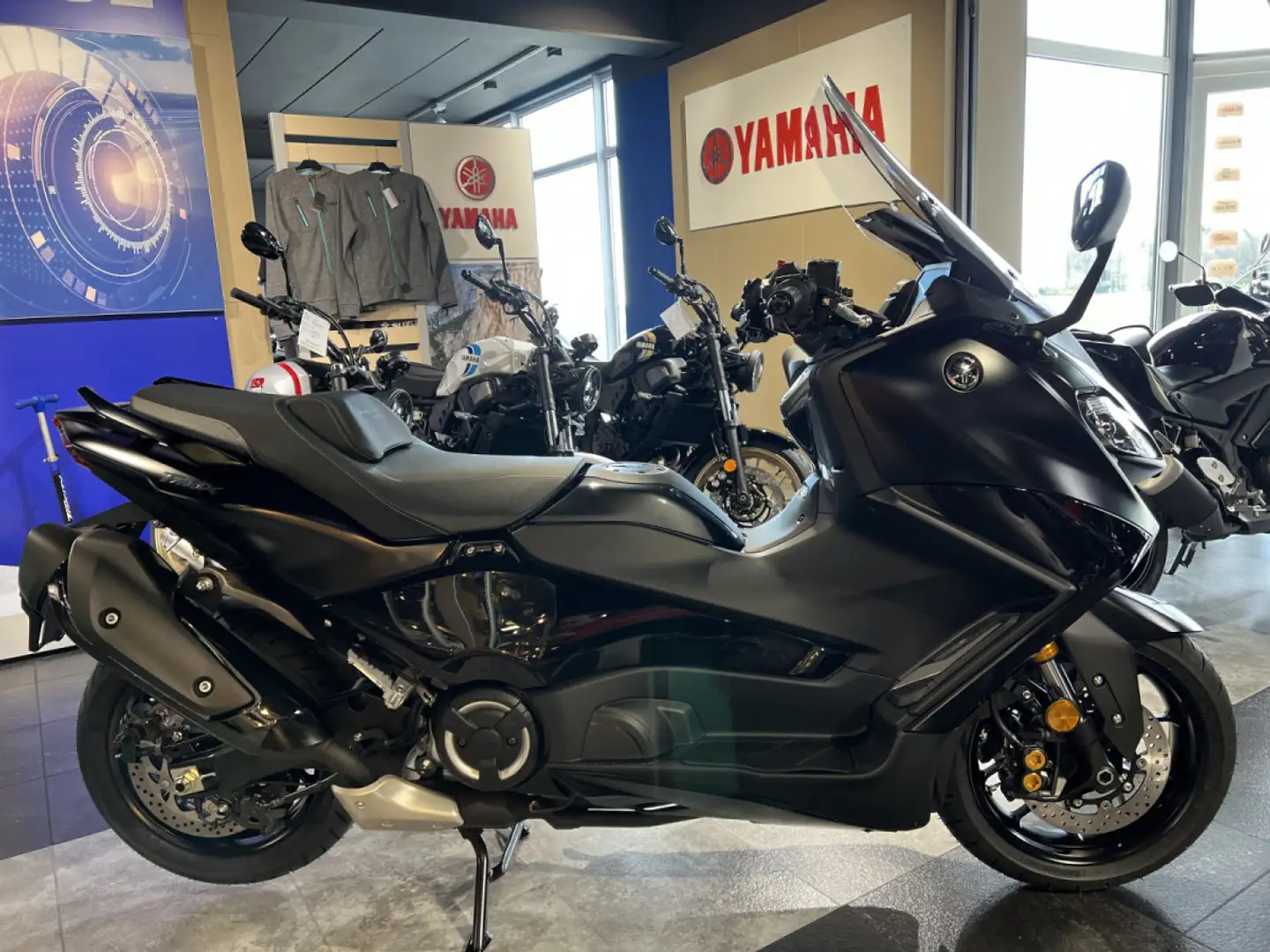 Yamaha TMAX 560 TECHMAX Zwart - 1