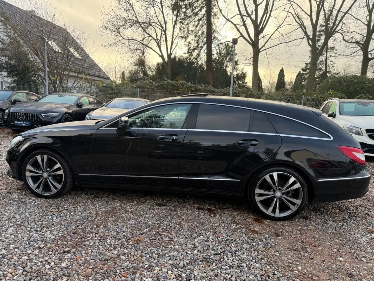 Mercedes-Benz CLS 250 CLS250d 4MATIC SHOOTING BRAKE *VOLLAUSSTATTUNG* Schwarz - 2