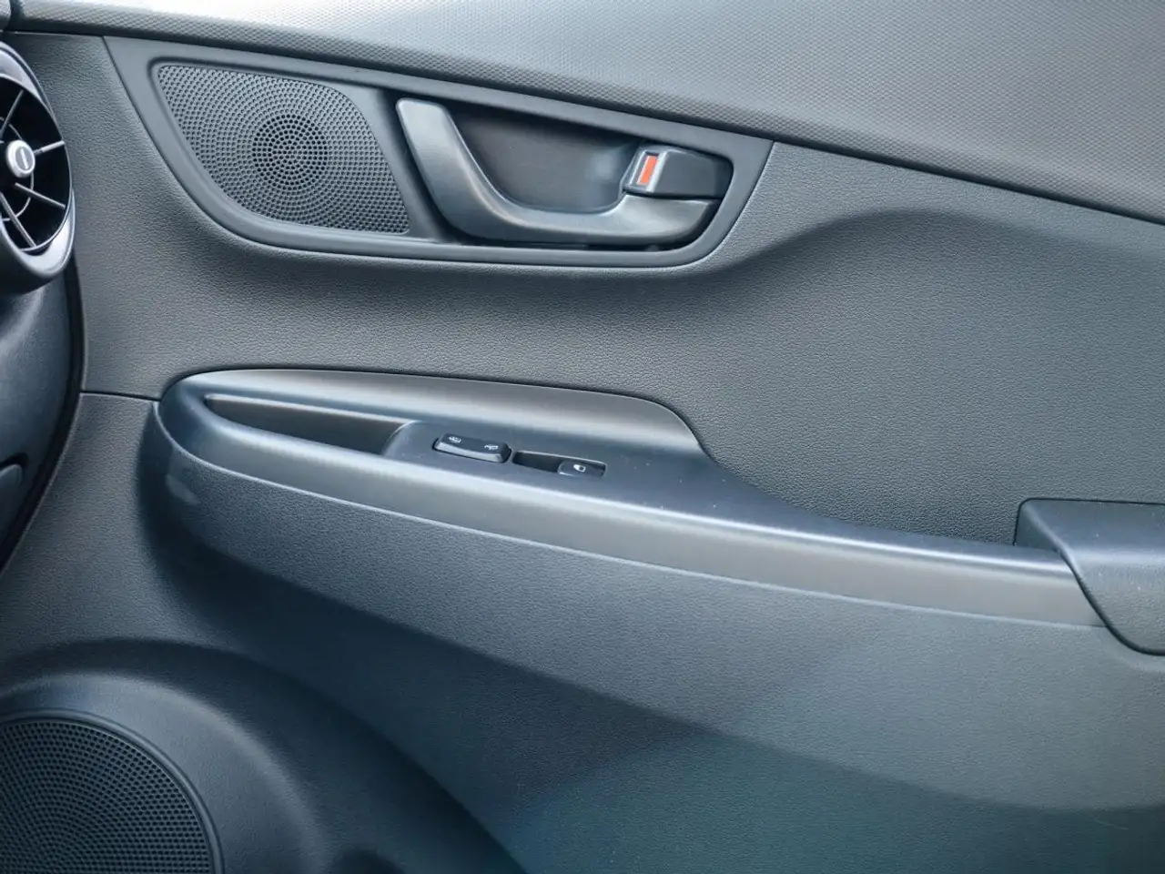 Hyundai KONA photo Hyundai KONA