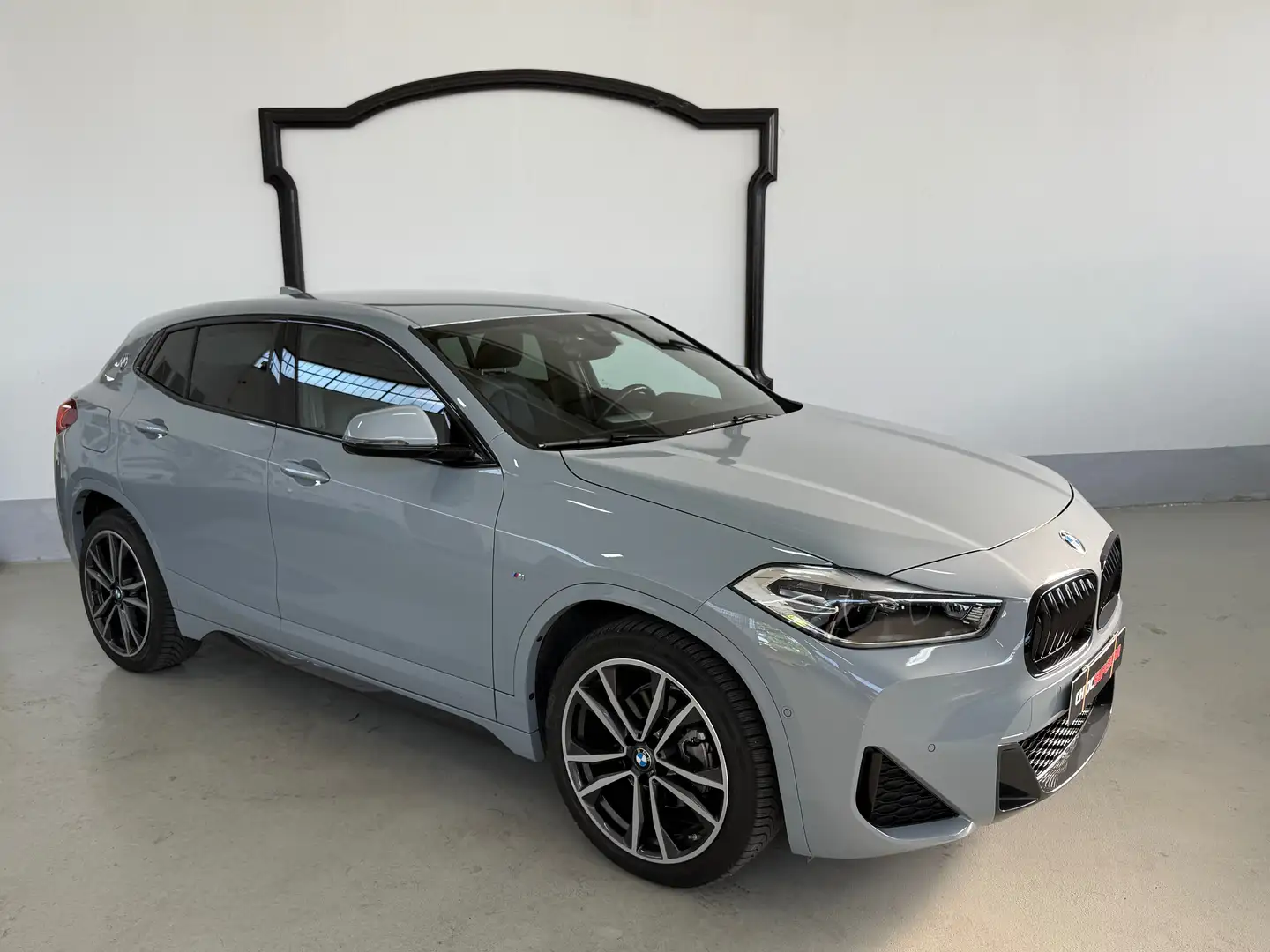 BMW X2 X2 sdrive18d Msport X auto Grijs - 2
